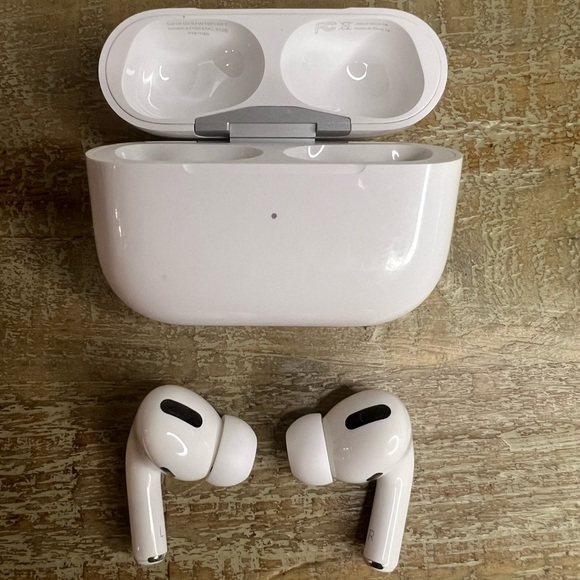 Apple AirPods Pro - Picture 11 of 16
